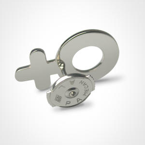 Système Alpa de pin's SEX SYMBOL en argent 925 millièmes de la collection de bijoux pour enfants MIKADO. Système Alpa de pin's SEX SYMBOL en argent 925 millièmes de la collection de bijoux pour enfants MIKADO.